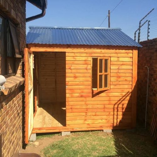 Affordable Wendy houses under R3000 - showcasing budget-friendly options.